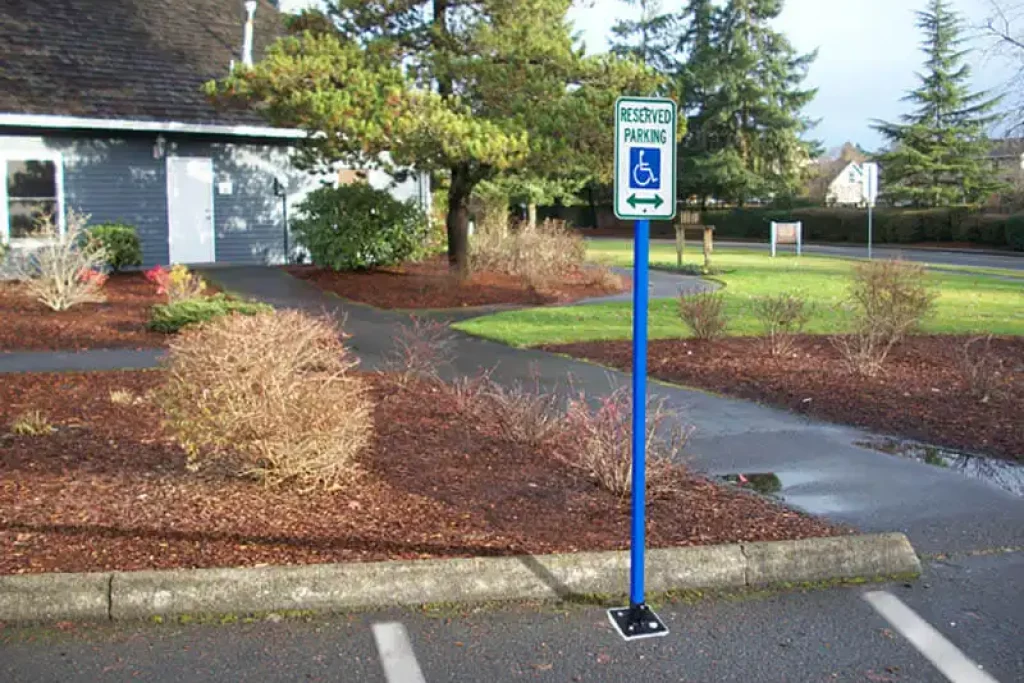 Reserved_Parking_sign_post_and_base