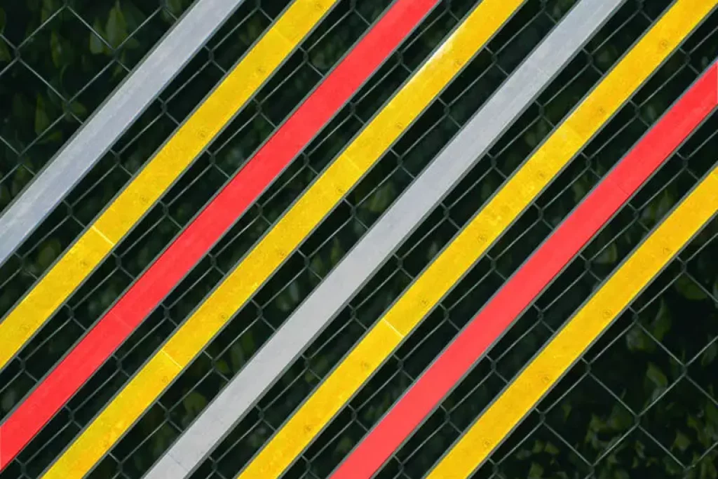Pexco_PDS_Reflective_Fence_Inserts_Nightime_RT